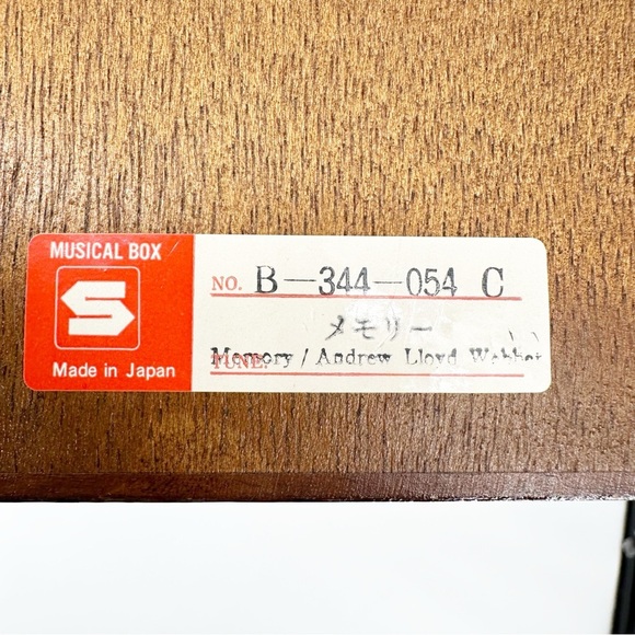 Vintage Wooden Musical Jewelry Box Made In Japan - Picture 8 of 9